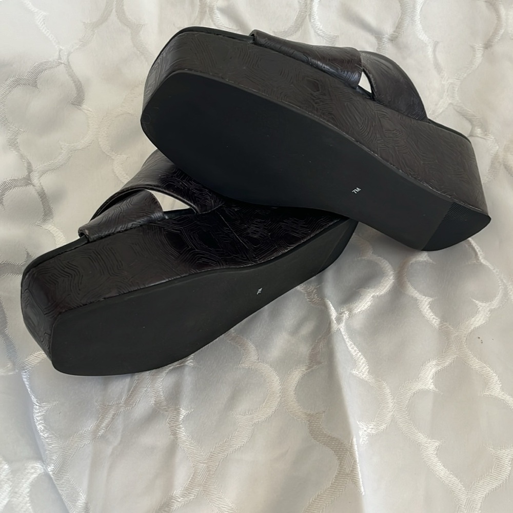 Matisse Leather Wedge Slides - Picture 6 of 6